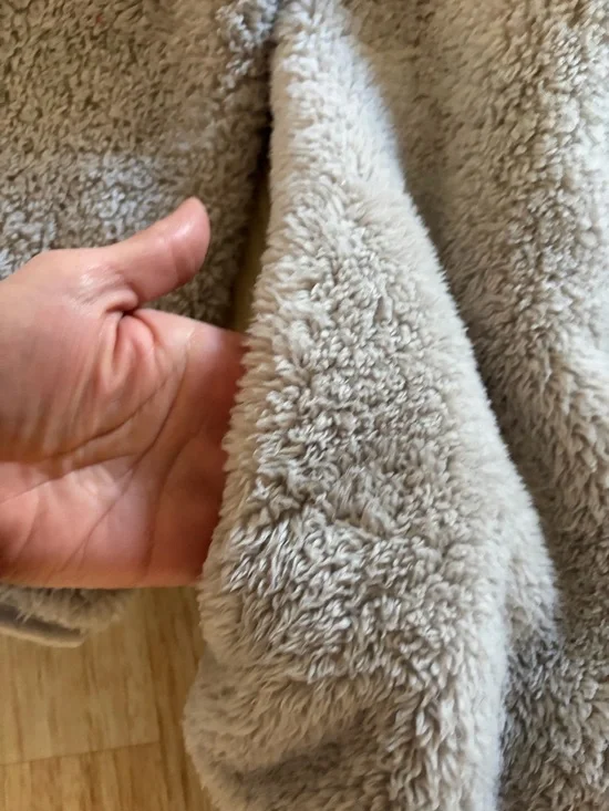 PINK Victoria's Secret Medium Plush Sherpa Fleece Jacket in Light Grey - Picture 2 of 5